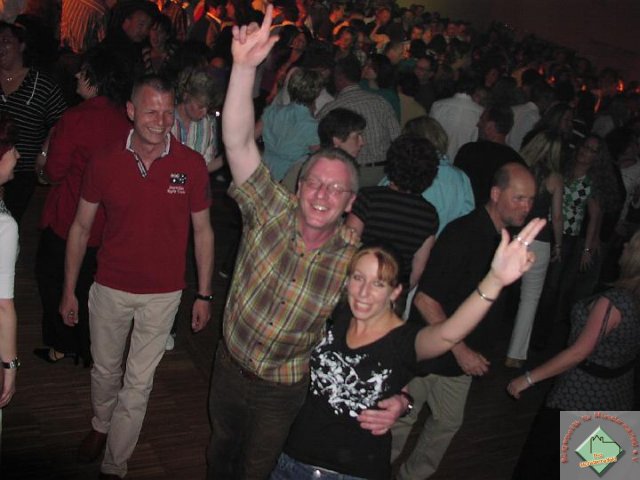 ue30_2009_032