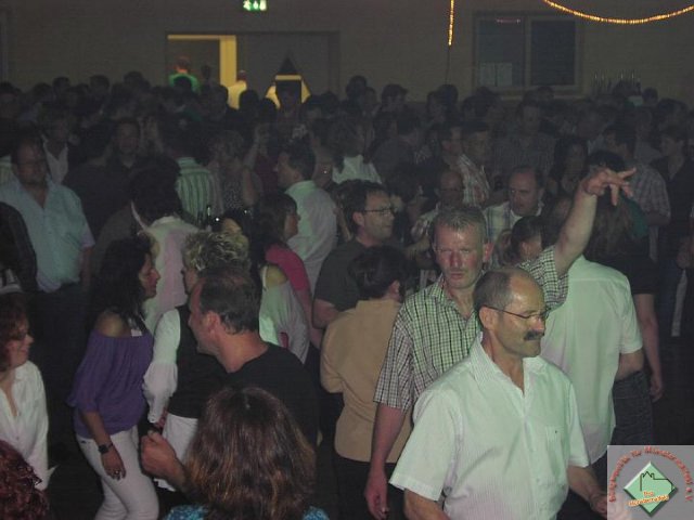 ue30_2009_035