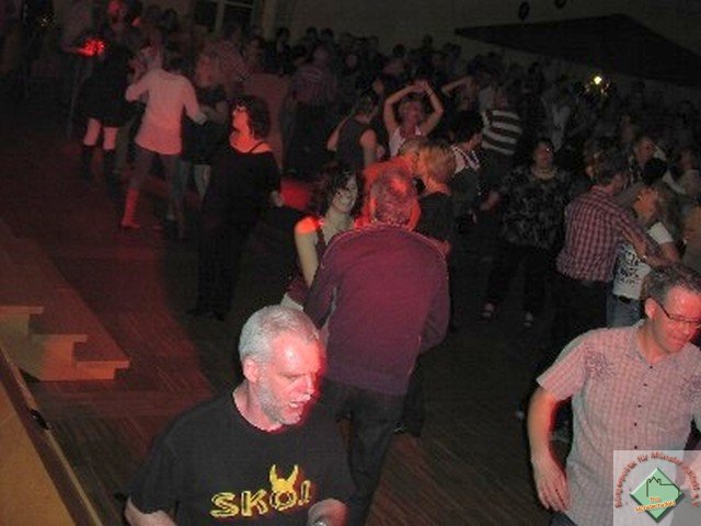 ue30_2012_030