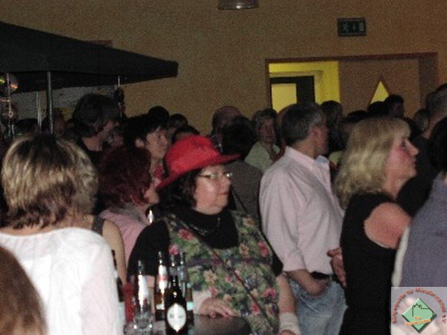 ue30_2012_045