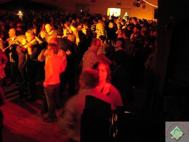 ue30_2012_050