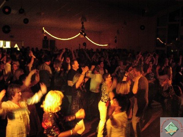 ue30_2012_082