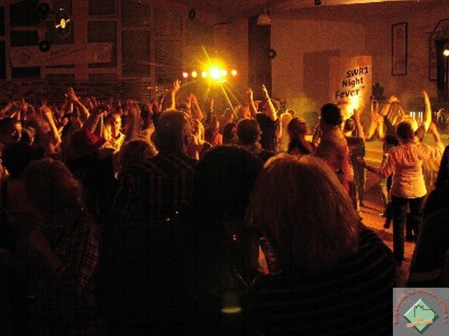 ue30_2012_093