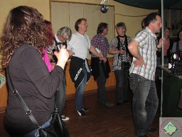 ue30_2012_106